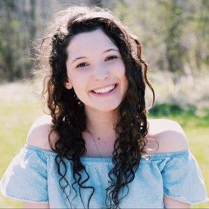 Meet your Posher, Becca